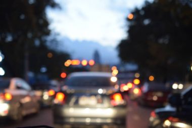 Acele saat kavramı soyut bulanık bokeh ışıkları trafik sıkışıklığı city Road, defocused