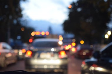 Acele saat kavramı soyut bulanık bokeh ışıkları trafik sıkışıklığı city Road, defocused