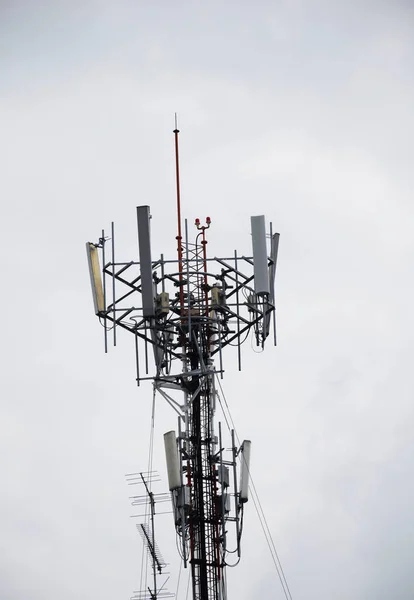 Comunicación Torre Teléfono Móvil —  Fotos de Stock