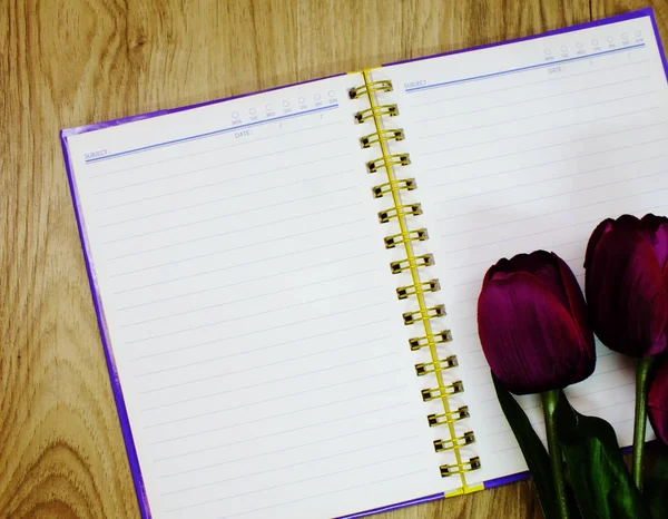 Spațiu Copie Notebook Gol Fundal Flori Artificiale — Fotografie, imagine de stoc