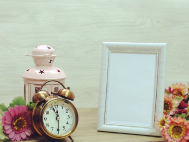 alan fotoğraf çerçevesi alay kadar mum ışığı ve çalar saat ile ev dekorasyon