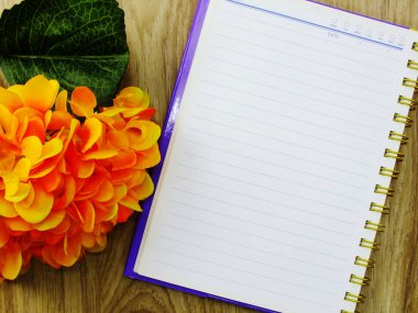 kopya ve güzel çiçekler buket için açık not defteri alanı