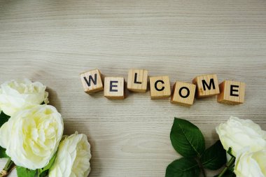 ahşap word metin alanı kopyası ile ahşap arka plan üzerinde Hoşgeldiniz