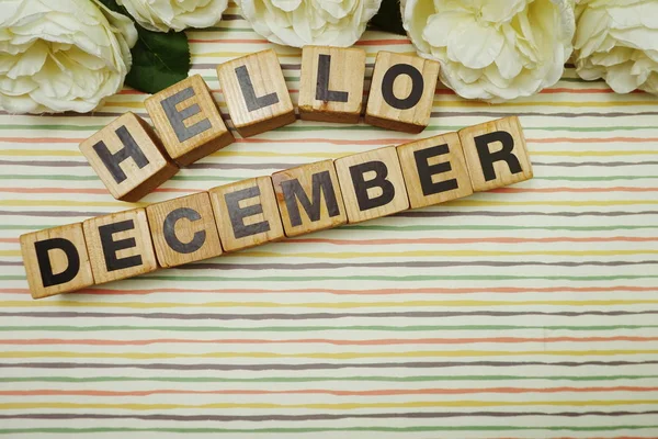 Hallo Dezember Alphabet Buchstabe Mit Leerzeichen Auf Bunten Streifen Hintergrund — Stockfoto