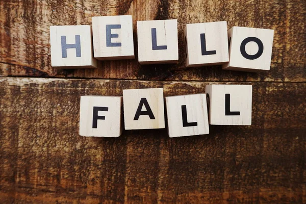 Hello Fall Alfabet Literă Fundal Din Lemn — Fotografie, imagine de stoc