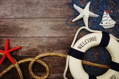 Ahşap arka planda uzay kopyası bulunan Deniz Ürünleri Dekorasyonu