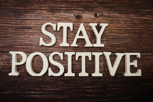 Stay Positive Alfabeto Lettera Sfondo Legno — Foto Stock