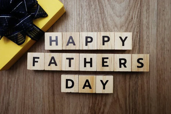 Happy Father Day Alfabet Brieven Met Geschenkdoos Houten Achtergrond — Stockfoto