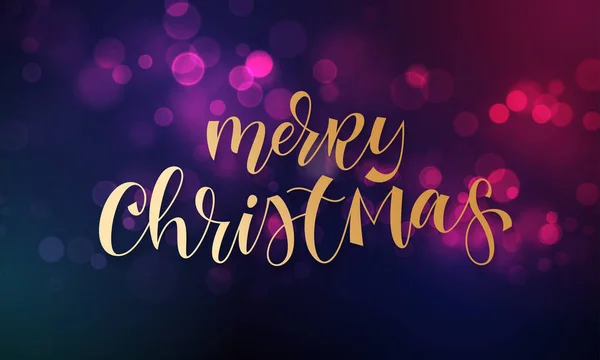 Feliz Navidad tarjeta de felicitación de brillante festivo bokeh fondo claro y texto de letras de caligrafía dorada. Brillo de brillo festivo vectorial con efecto de luz para vacaciones de Navidad o Año Nuevo — Archivo Imágenes Vectoriales