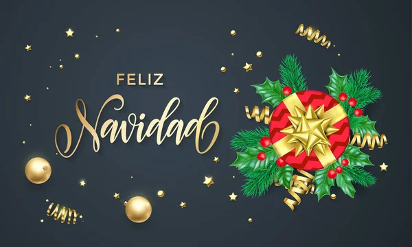 Feliz Navidad Español Feliz Navidad caligrafía dorada y plantilla de tarjeta de felicitación de decoración dorada. Vector árbol de Navidad acebo corona decoración confeti en negro prima fondo diseño — Vector de stock