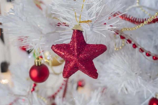 Noel süslemeleri ve baloları