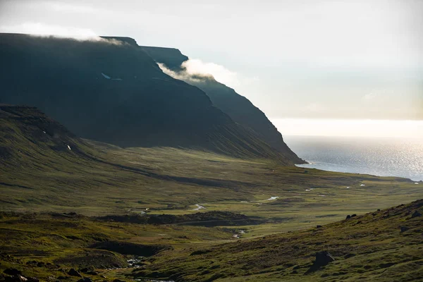 在冰岛各地旅行的场面 — 图库照片