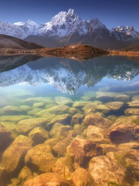 El cielo es mito, los Himalayas son reales — Foto de Stock