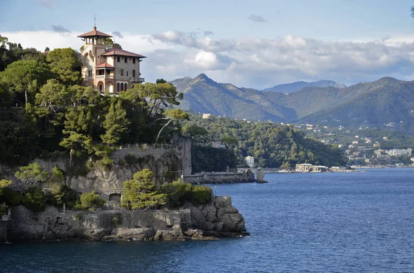 Portofino syn på den över Tigulliobukten Ligurien — Stockfoto