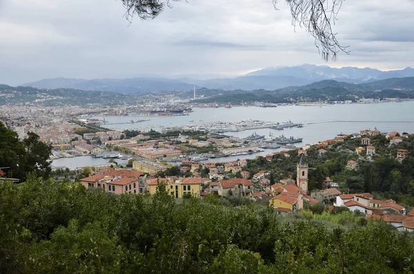 Visa av hamnen i La Spezia — Stockfoto