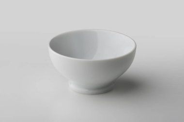 Beyaz porselen yuvarlak kase