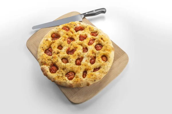 Pan plano de Apulia con tomate y cuchillo — Foto de Stock
