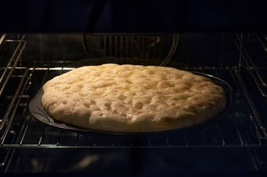 Düz ekmek fırında pişirme