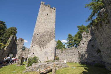 Vezio_ Lake Como kale ziyaret öğrenciler