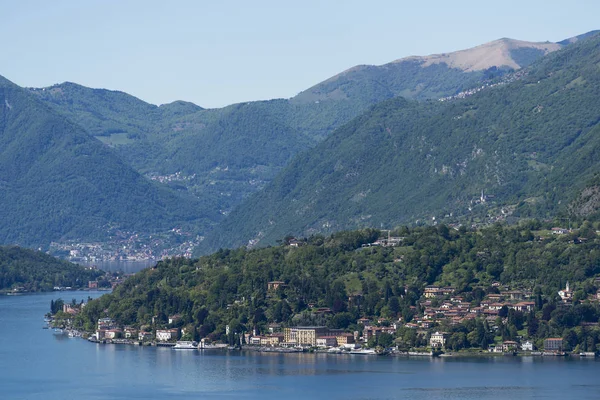 Panoramatický výhled na jezero Como_Cadenabbia a poloostrov Lavedo — Stock fotografie