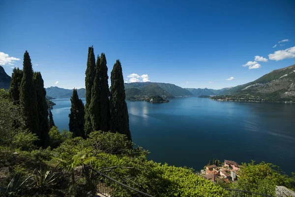 Panoramautsikt över sjön Como_the udden Bellagio — Stockfoto