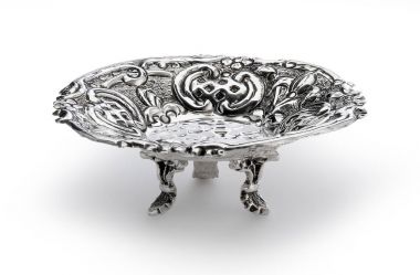 Ayak sheffield ile kabartmalı yuvarlak kase