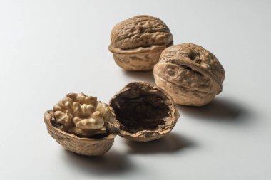 Çekirdek ve tüm ve açık ceviz