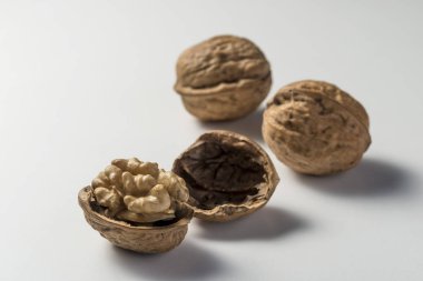 Çekirdek ve tüm ve açık ceviz