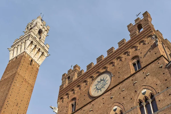 Siena Palazzo Pubblico e Torre del Mangia — Foto Stock