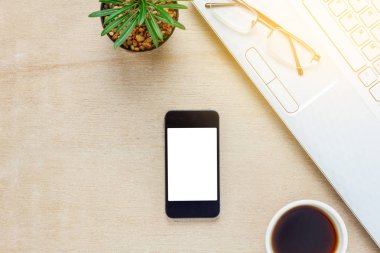 Üstten Görünüm aksesuarları Ofis Büro cep telefonu, not kağıdı.