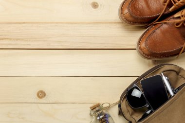 Üstten Görünüm aksesuarları seyahat.