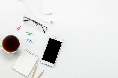 «Ana sayfa» görünümü aksesuarları ofis Resepsiyon concept.mobile telefon, kahve, değil