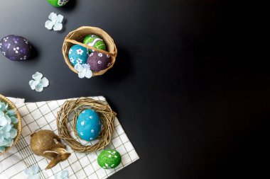 Üstten Görünüm aksesuarları mutlu Paskalya background.beautiful Paskalya.