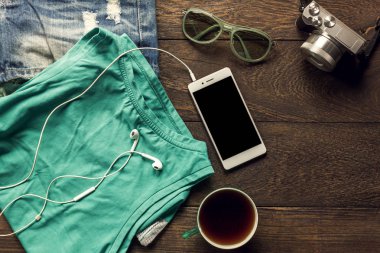 Üstten Görünüm aksesuarları seyahat.