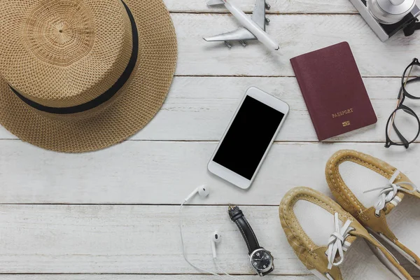 Frauen-Accessoires für das Reisekonzept. — Stockfoto