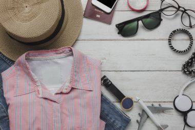 Giyim kadın kavramı arka plan seyahat etmek düz lay.