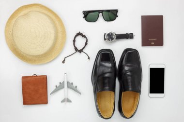 Lay aksesuarları seyahat düz ve erkekler kavramı arka plan moda.