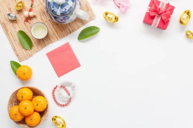 Yukarıdaki görüntü atış aksesuarları üzerinde ay yeni yıl ve Çin yeni yılı tatil arka plan concept.free alanı için sahte kadar görüntülemek ve Template.Mix modern tasarım Beyaz ahşap obje evde Ofis Masası.