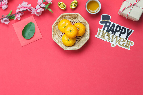 Стол верхний вид аксессуаров для путешествий на лунный Новый год и китайский Новый год Концепция фона праздник .space для макета и template.Difference объектов на современном деревенском красного дерева в домашнем офисе
.