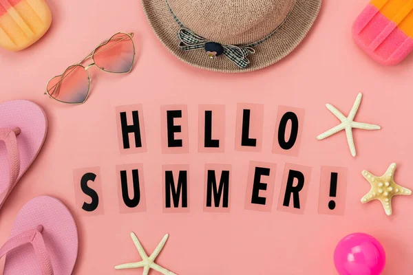 Tischansicht Accessoire Der Kleidung Frauen Planen Hallo Sommer Wort Urlaub — Stockfoto