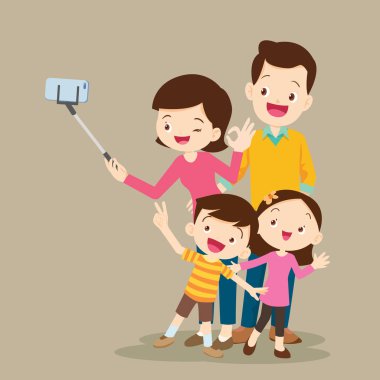 Mutlu aile selfie çekiyor.