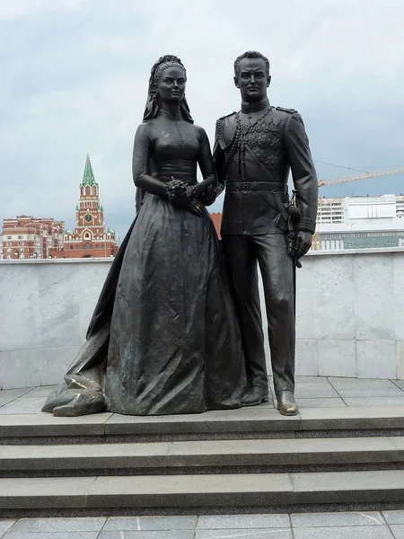 Monument to the newlyweds grace Kelly and Rainier III — Stock Photo, Image