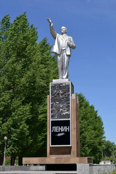 A statue of Lenin in the Park (Tolyatti) — Stock Photo, Image