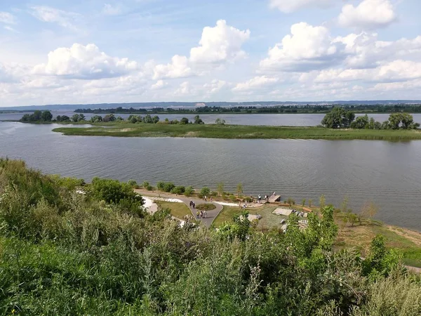 Vista del río Volga en un día de verano — Foto de Stock