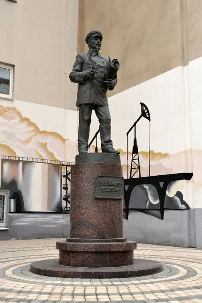 Denkmal Für Den Russischen Ingenieur Der Nähe Der Staatlichen Technischen — Stockfoto