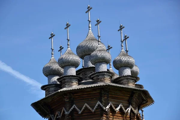 Куполи Церкви Взаємодії Святої Діви Кізі — стокове фото