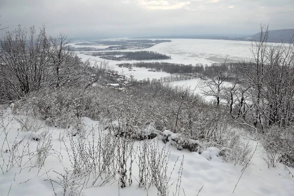 Kışın Samara Yakınlarındaki Volga Nehri — Stok fotoğraf