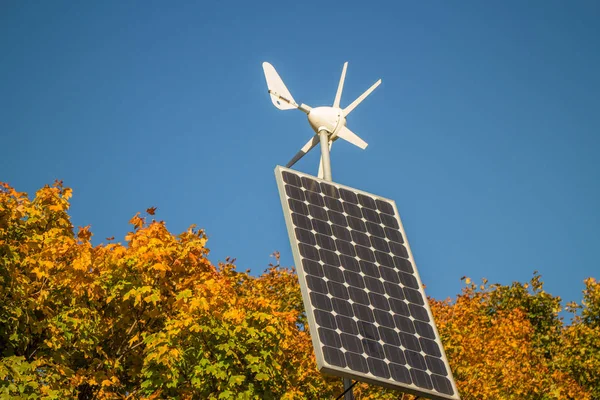 Energia renovável, painel solar — Fotografia de Stock