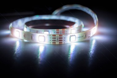 Led şerit izole