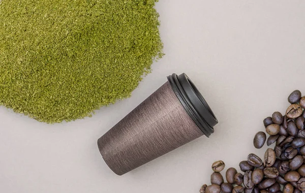 Coarse grind Mitragynina speciosa Kratom powder and Coffee — Stock Photo, Image
